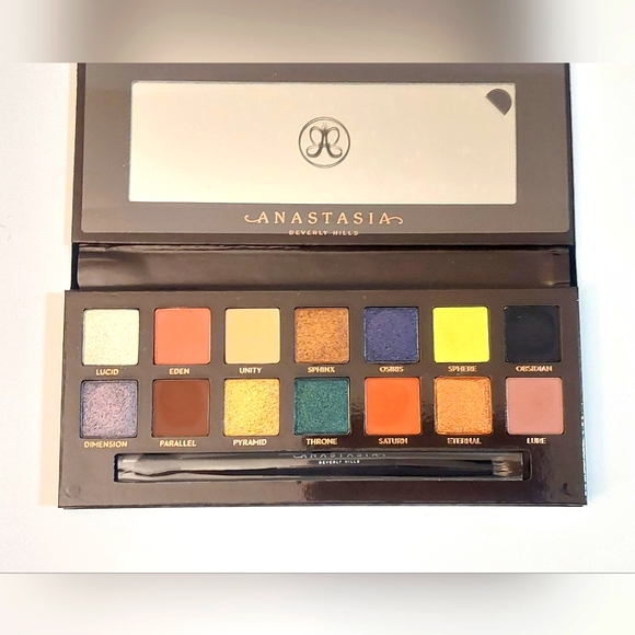LNIB ABH Prism Eyeshadow Palette - Picture 3 of 10